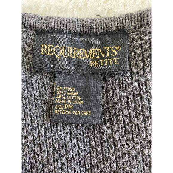 Requirements Petite Woman’s V-Neck Grey Knit Zipper Front Sweater Vest Sz PM - Picture 7 of 8
